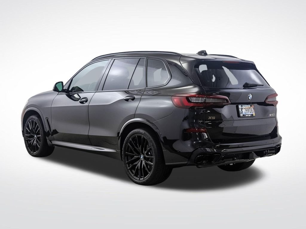 Used 2022 Black Sapphire Metallic BMW M50i image 3