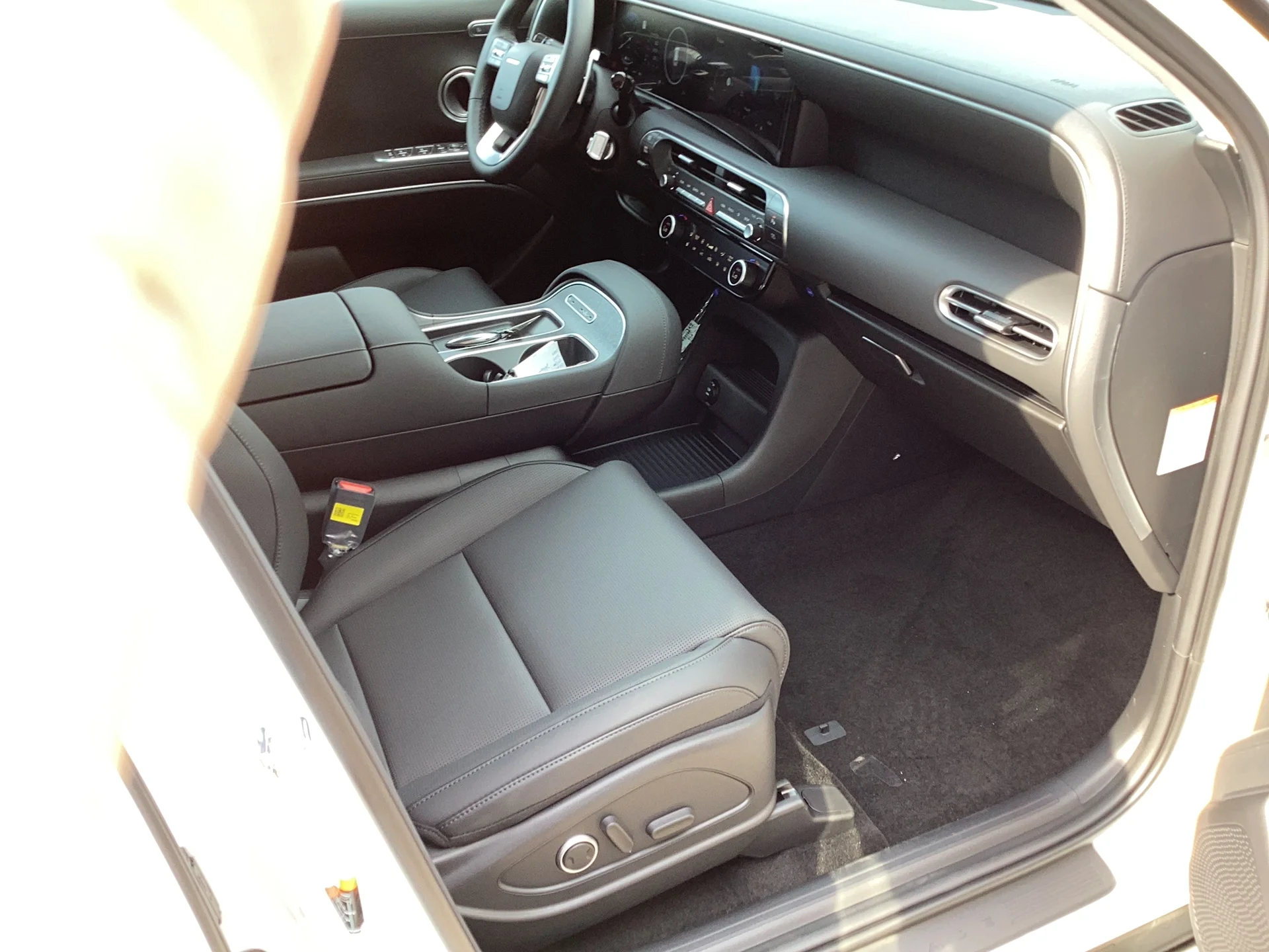 New 2026 Creamy White Pearl Hyundai SEL Premium 7P image 5