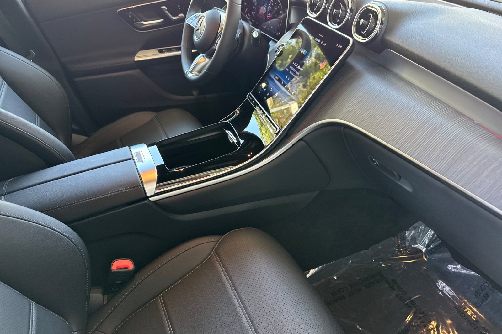 Certified Used 2026 White Mercedes-Benz GLC 300 image 13