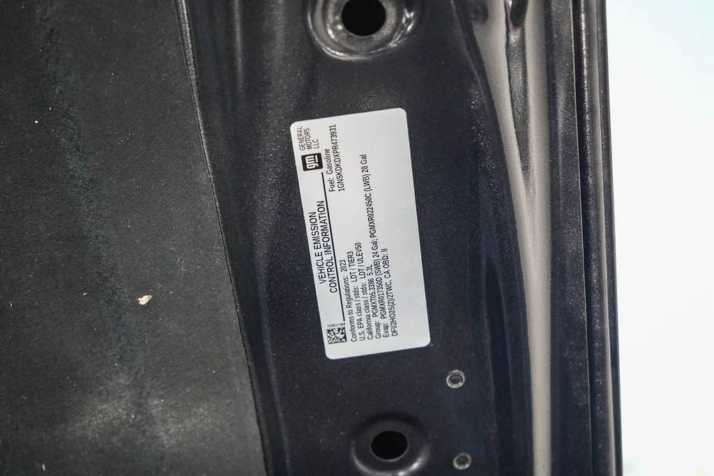 Used 2023 Gray Chevrolet Z71 image 27