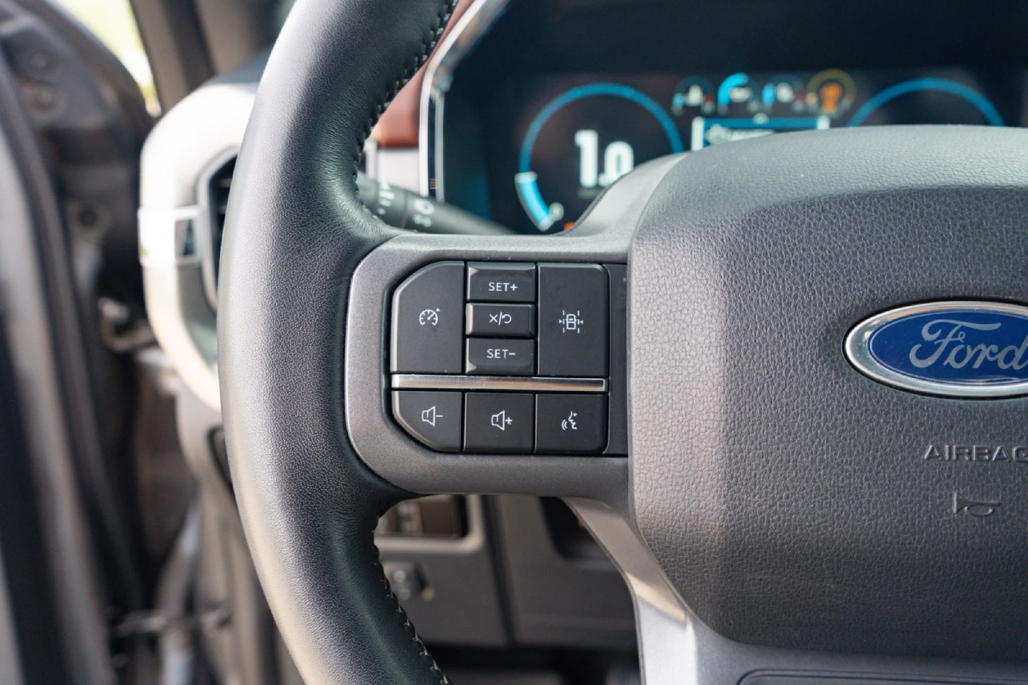 Used 2023 Gray Ford Lariat image 12