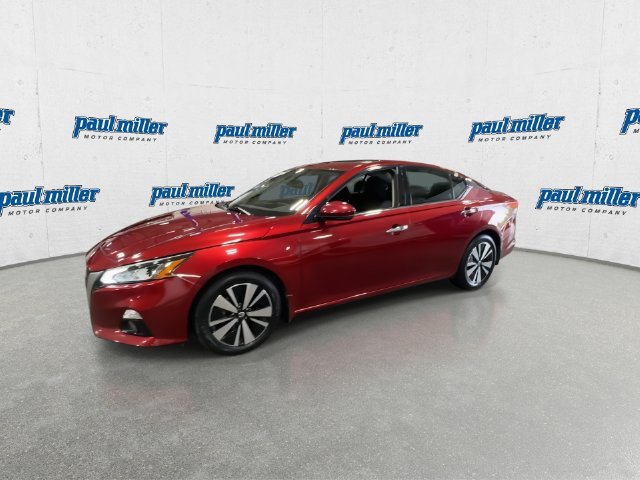 Certified Used 2019 Red Nissan 2.5 SV image 5