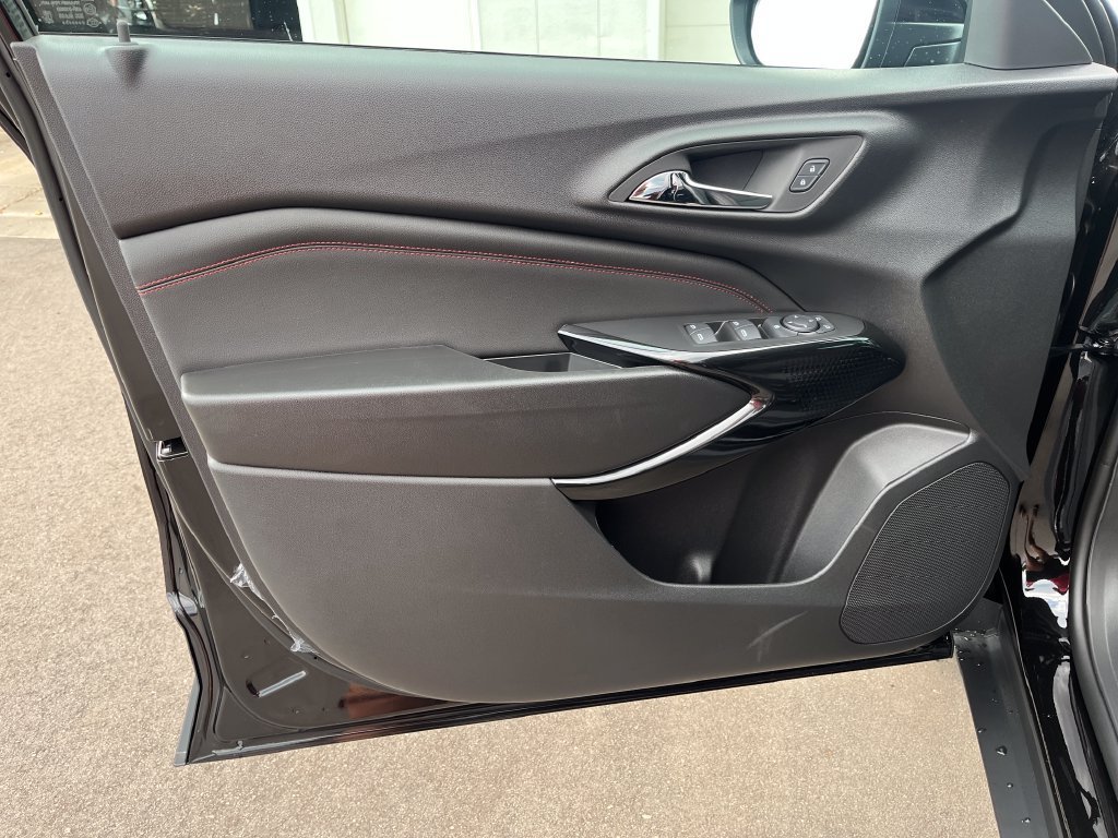New 2026 Mosaic Black Metallic Chevrolet 2RS image 10