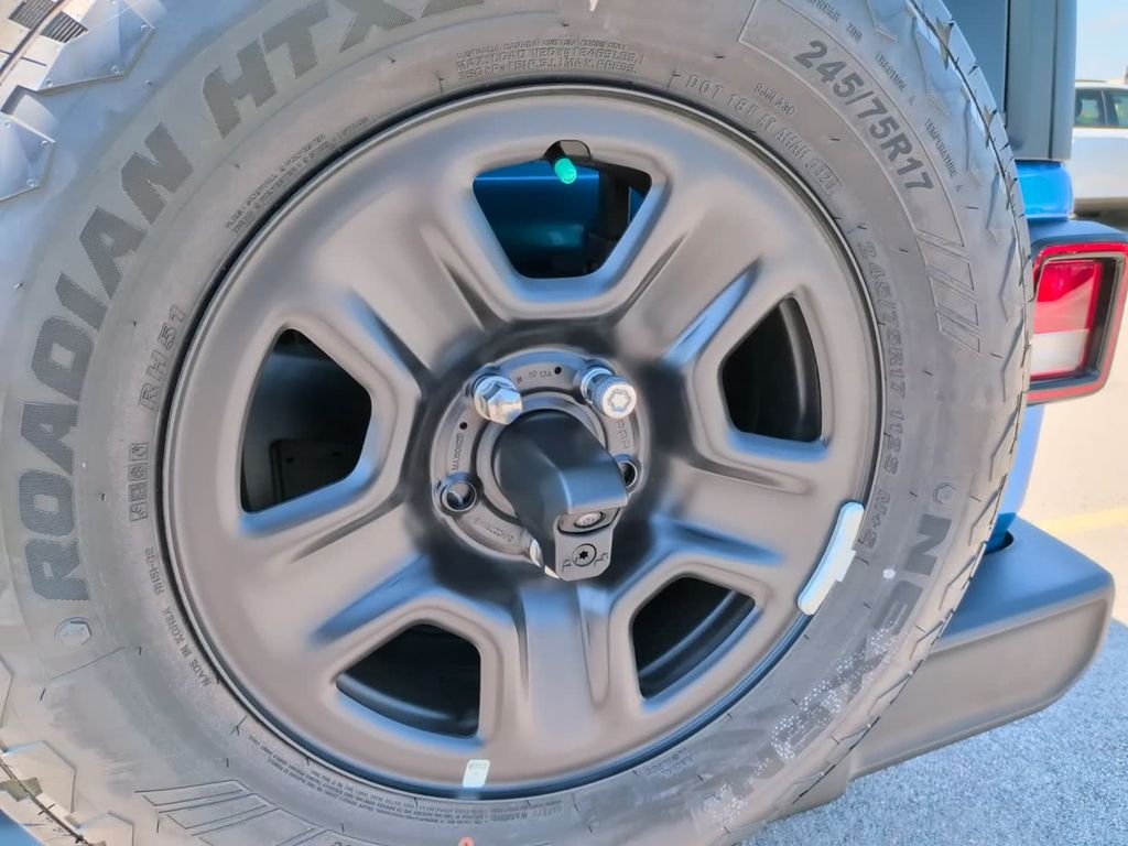 New 2026 Hydro Blue Pearl-Coat Exterior Paint Jeep Sport image 7