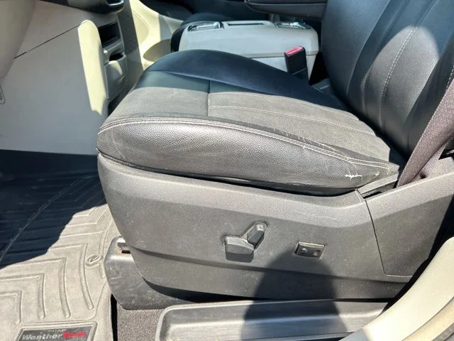 Used 2015 Red Chrysler Touring image 33