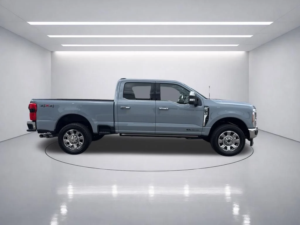 Used 2025 Glacier Gray Metallic TriCoat Ford King Ranch image 8