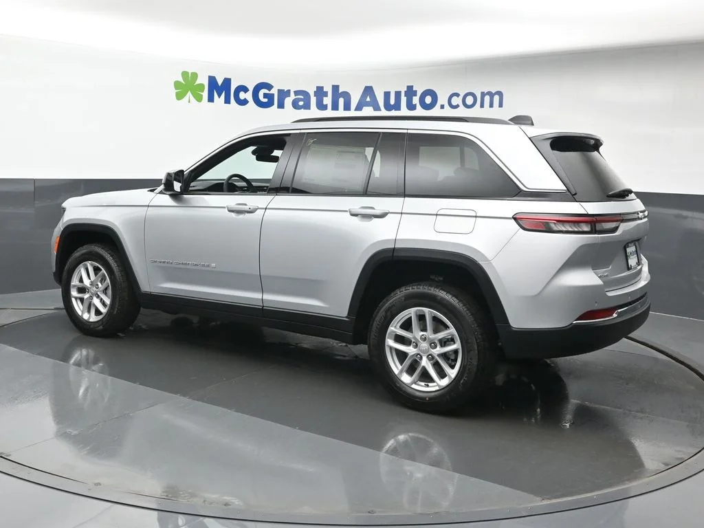 New 2025 Silver Jeep Laredo X image 25