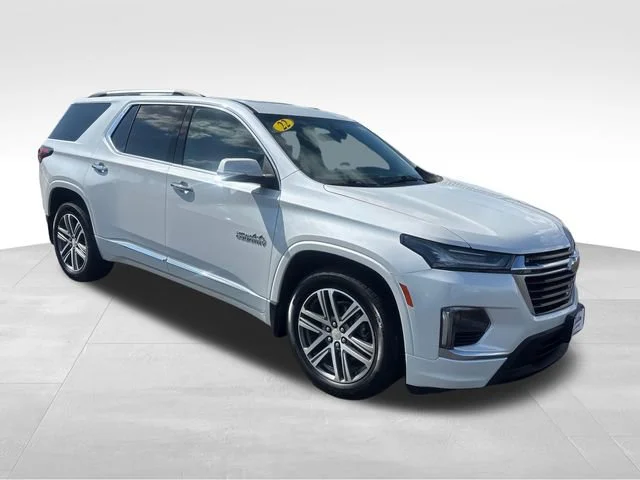 Used 2022 Iridescent Pearl Tricoat Chevrolet High Country image 10