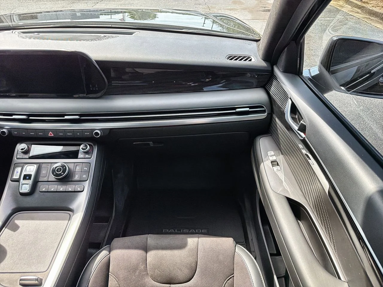 Used 2025 Black Hyundai Calligraphy Night Edition image 24