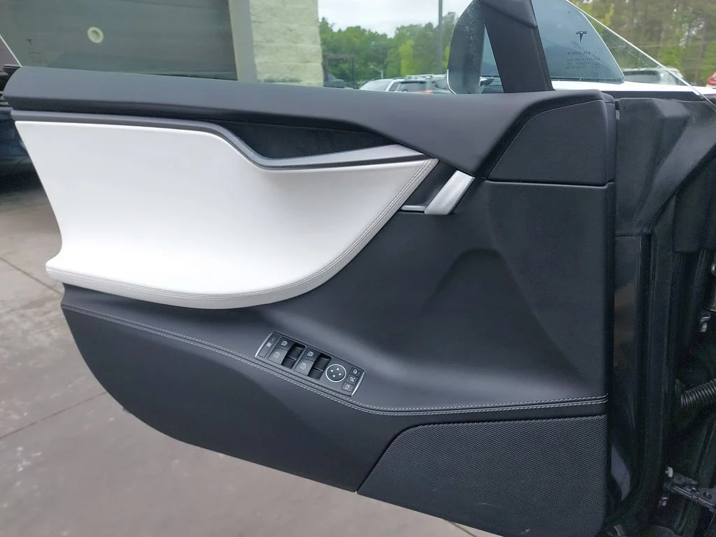 Used 2021  Tesla Long Range image 27