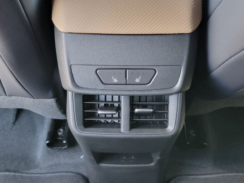 New 2026 Polar White Tricoat Chevrolet ACTIV image 17