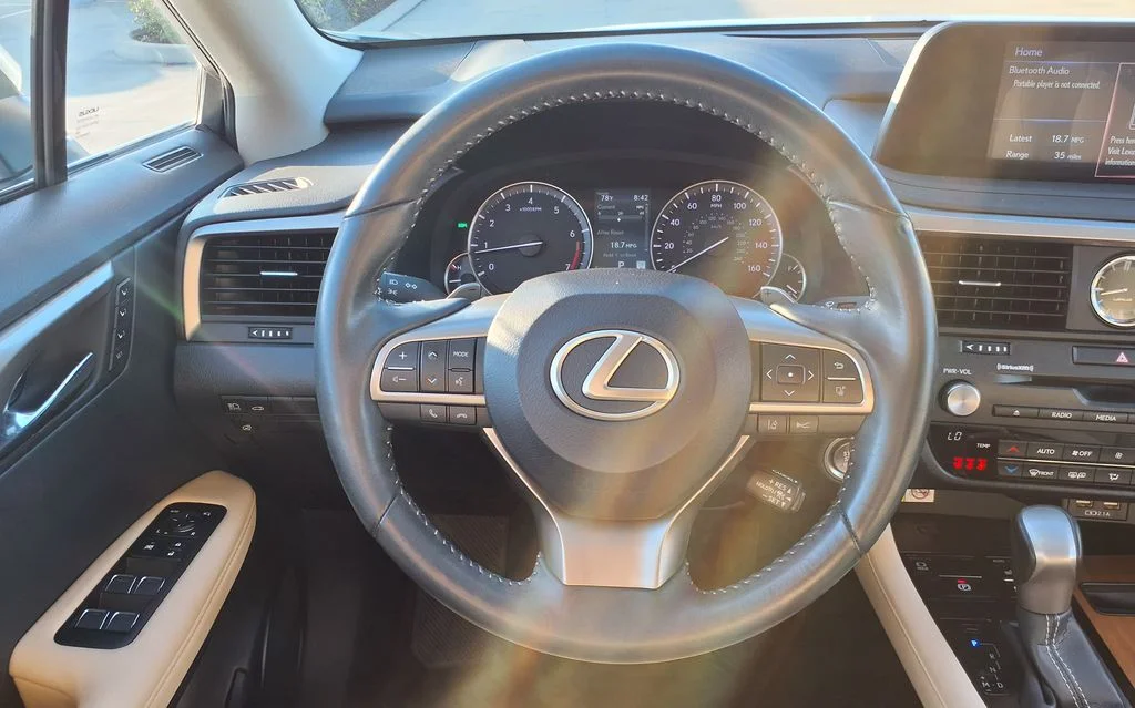 Used 2021 White Lexus 350 image 21