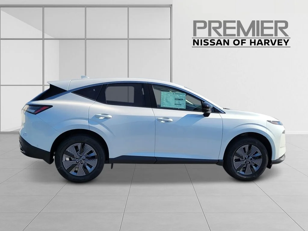 New 2026 White Nissan SL image 7