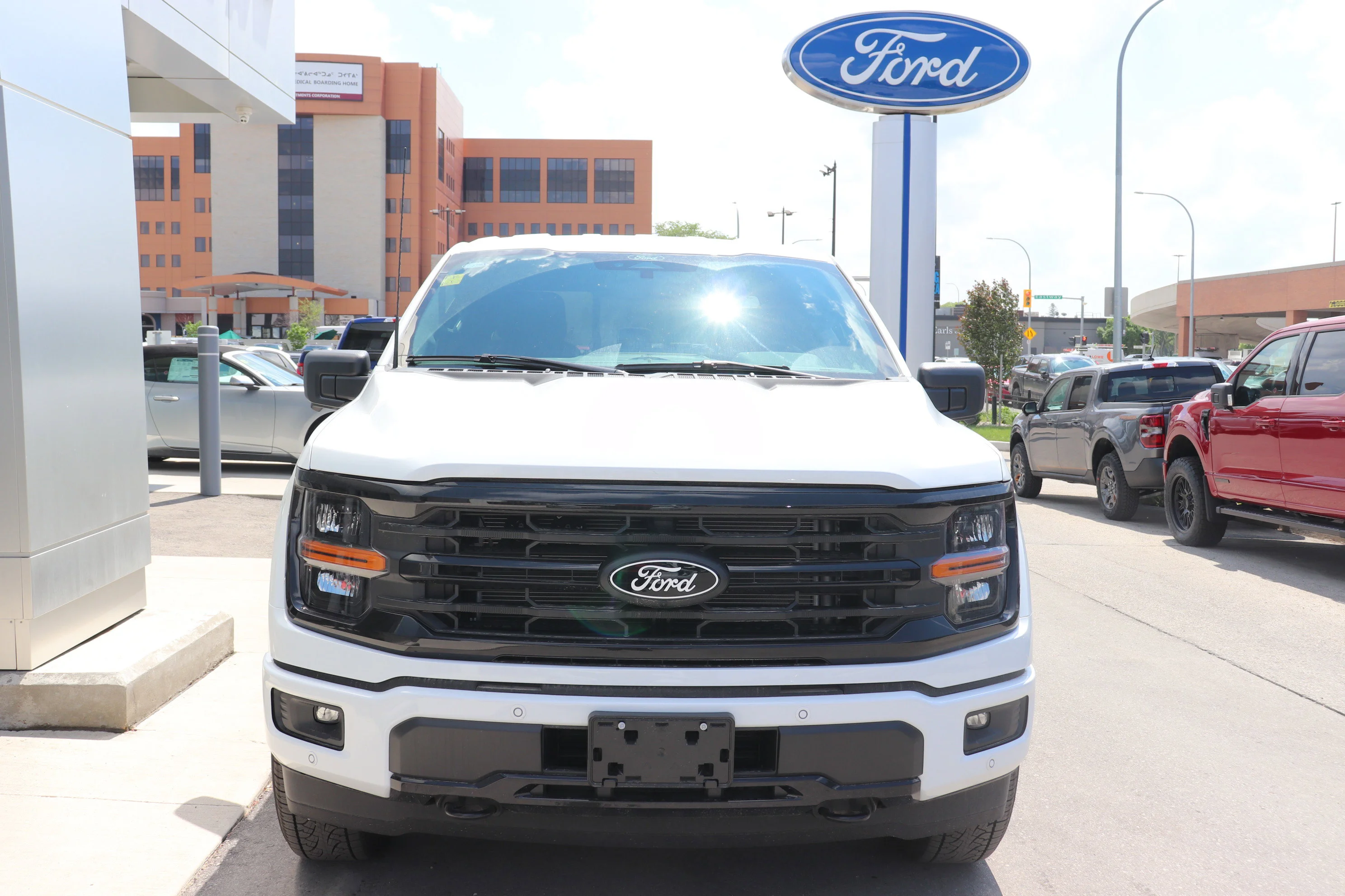 New 2026 OXFORD WHITE Ford XLT image 2