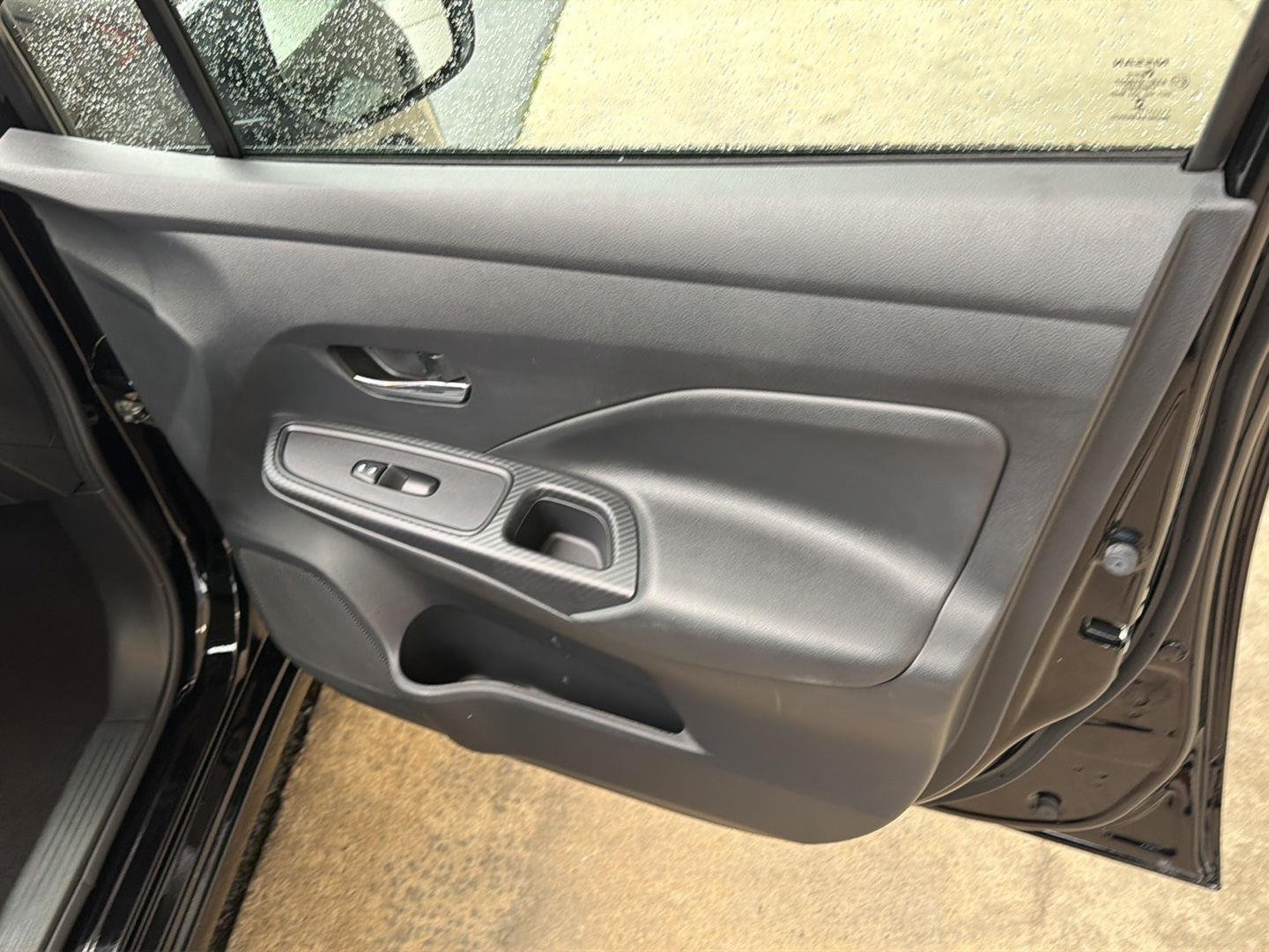 Used 2025 Super Black Nissan SV image 14