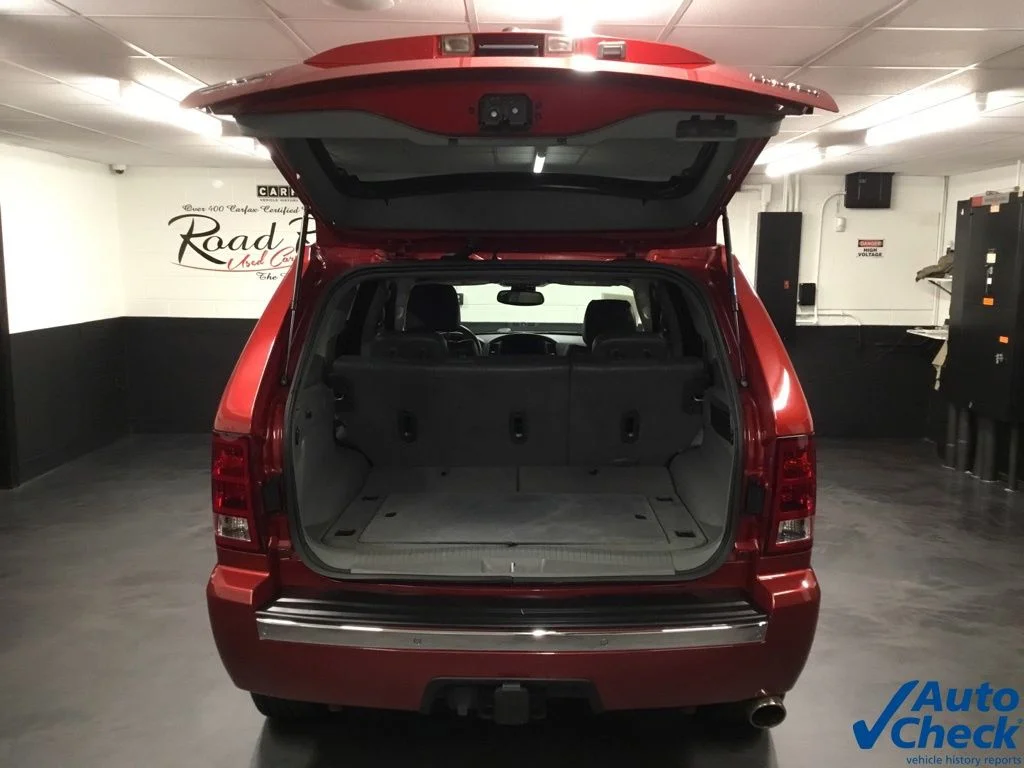 Used 2005 Red Jeep Limited image 12