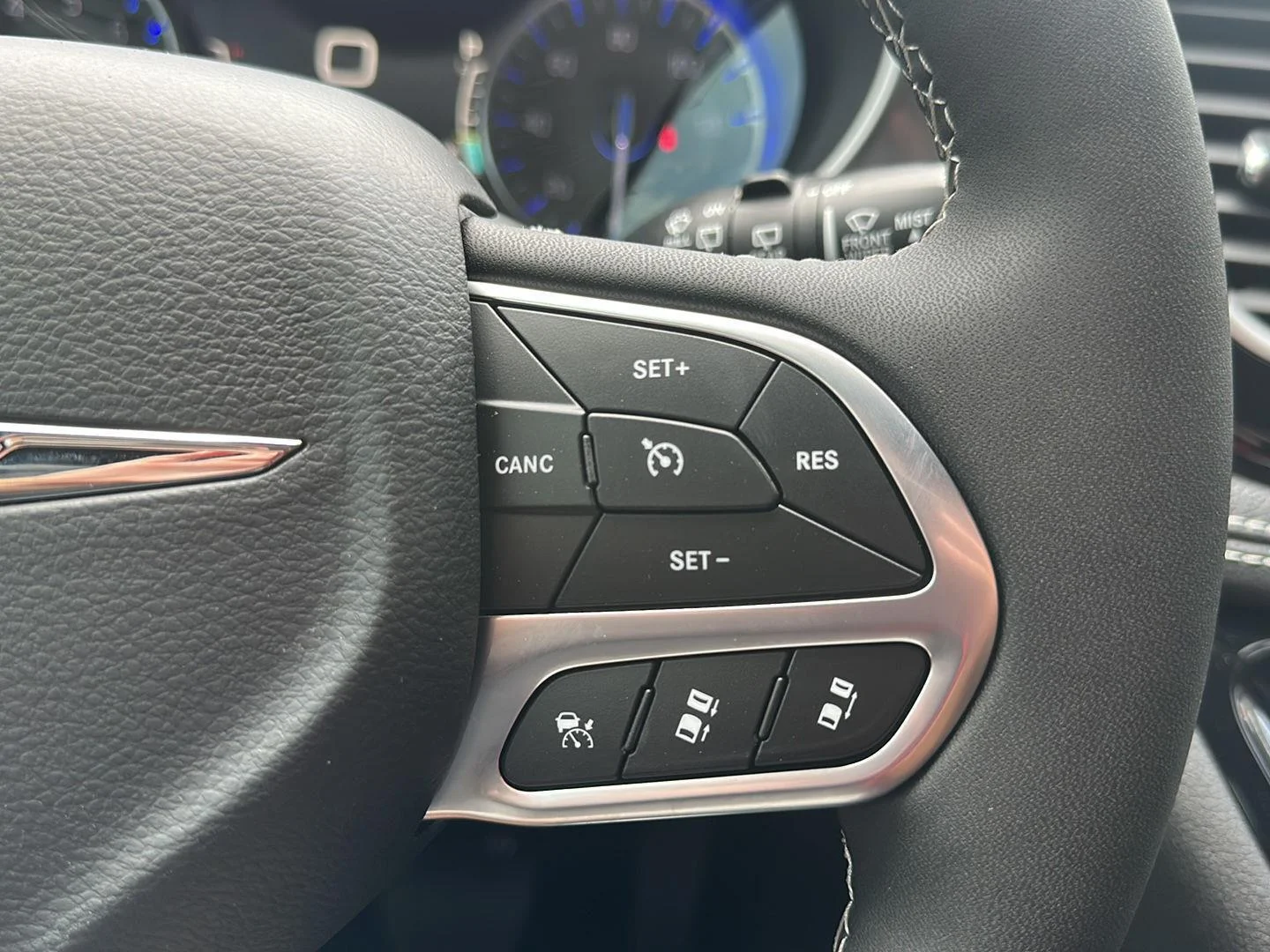 2026 Chrysler Pacifica Select - Photo 15