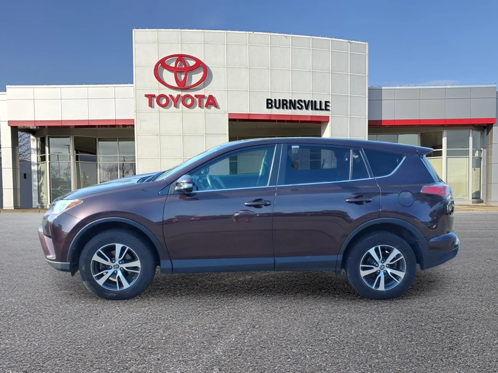 Used 2018 Black Toyota XLE image 7
