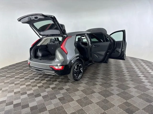 Used 2023 Gray Kia Wind image 16