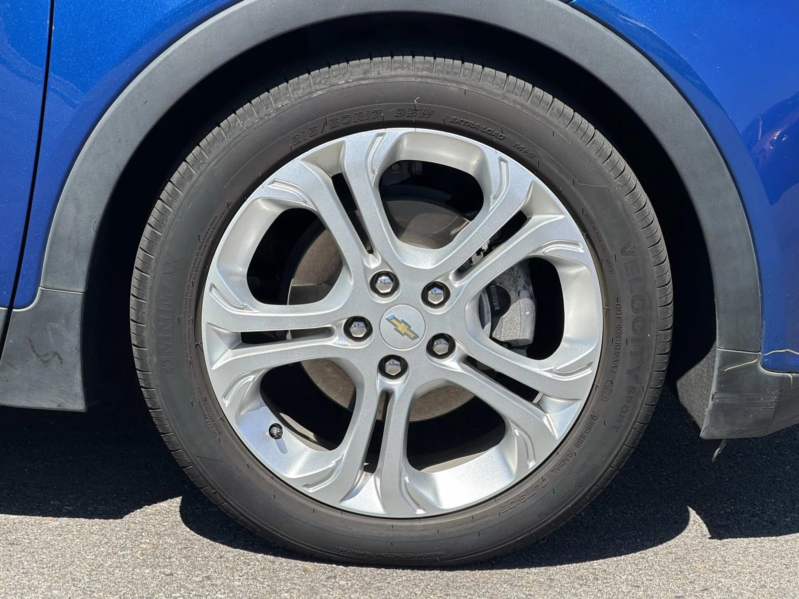 Used 2021 KINETIC BLUE ME Chevrolet 5dr Wgn LT image 24