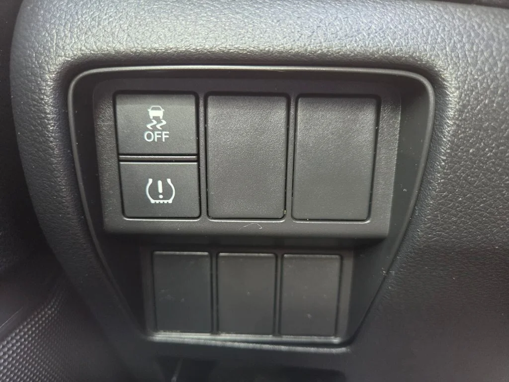 Used 2018 Red Honda LX image 12