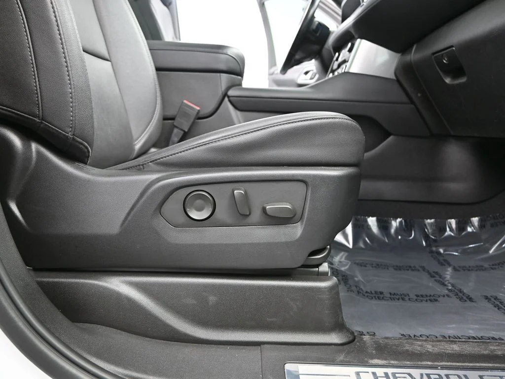 Used 2023 White Chevrolet Z71 image 57