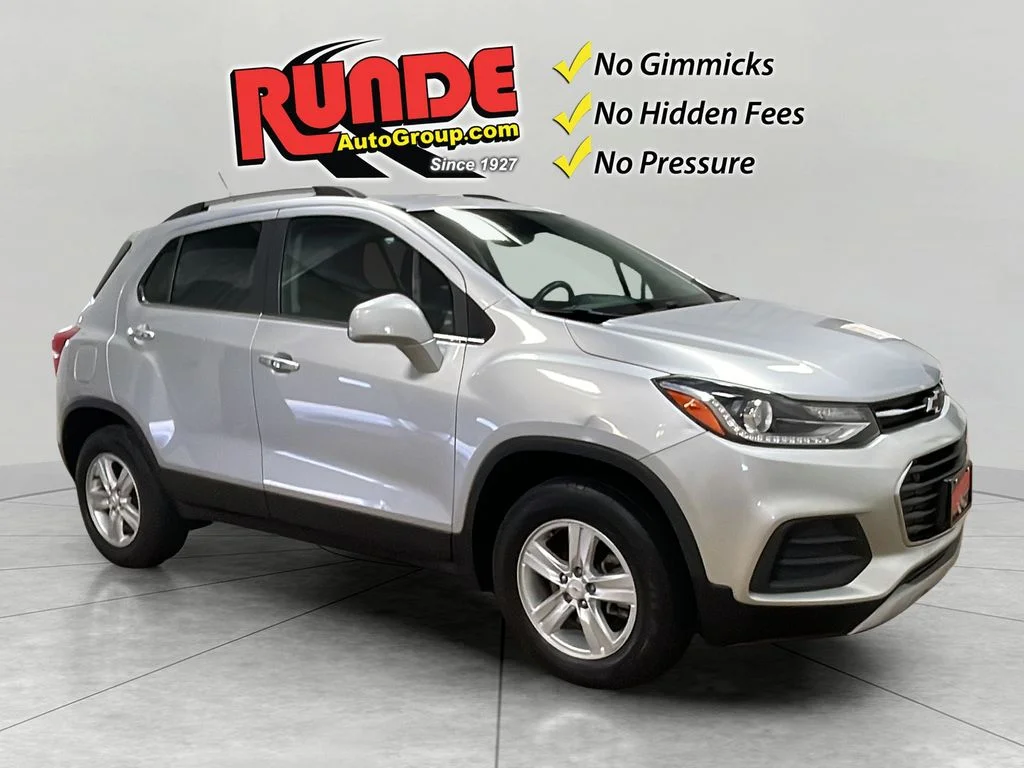 Used 2020 Silver Ice Metallic Chevrolet LT image 8
