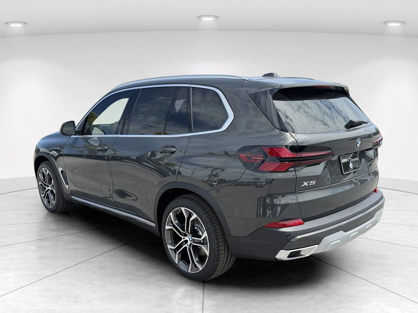 New 2026 Dravit Grey Metallic BMW sDrive40i image 6