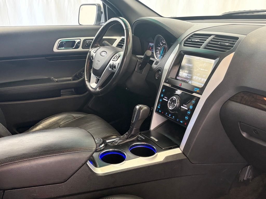 Used 2014 Ingot Silver Ford Limited image 21