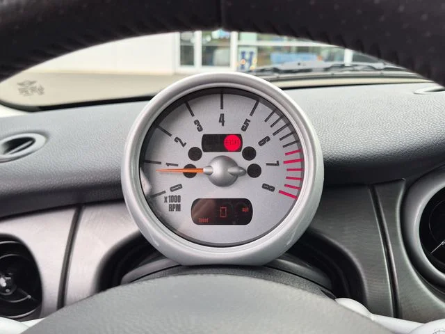 Used 2004  MINI  image 22