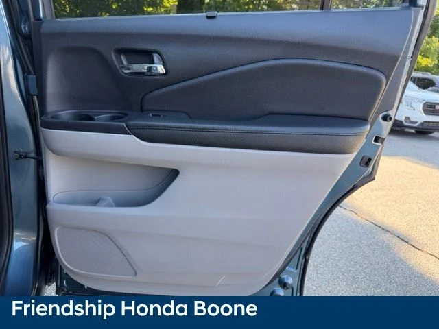 Used 2017 Blue Honda Touring image 44