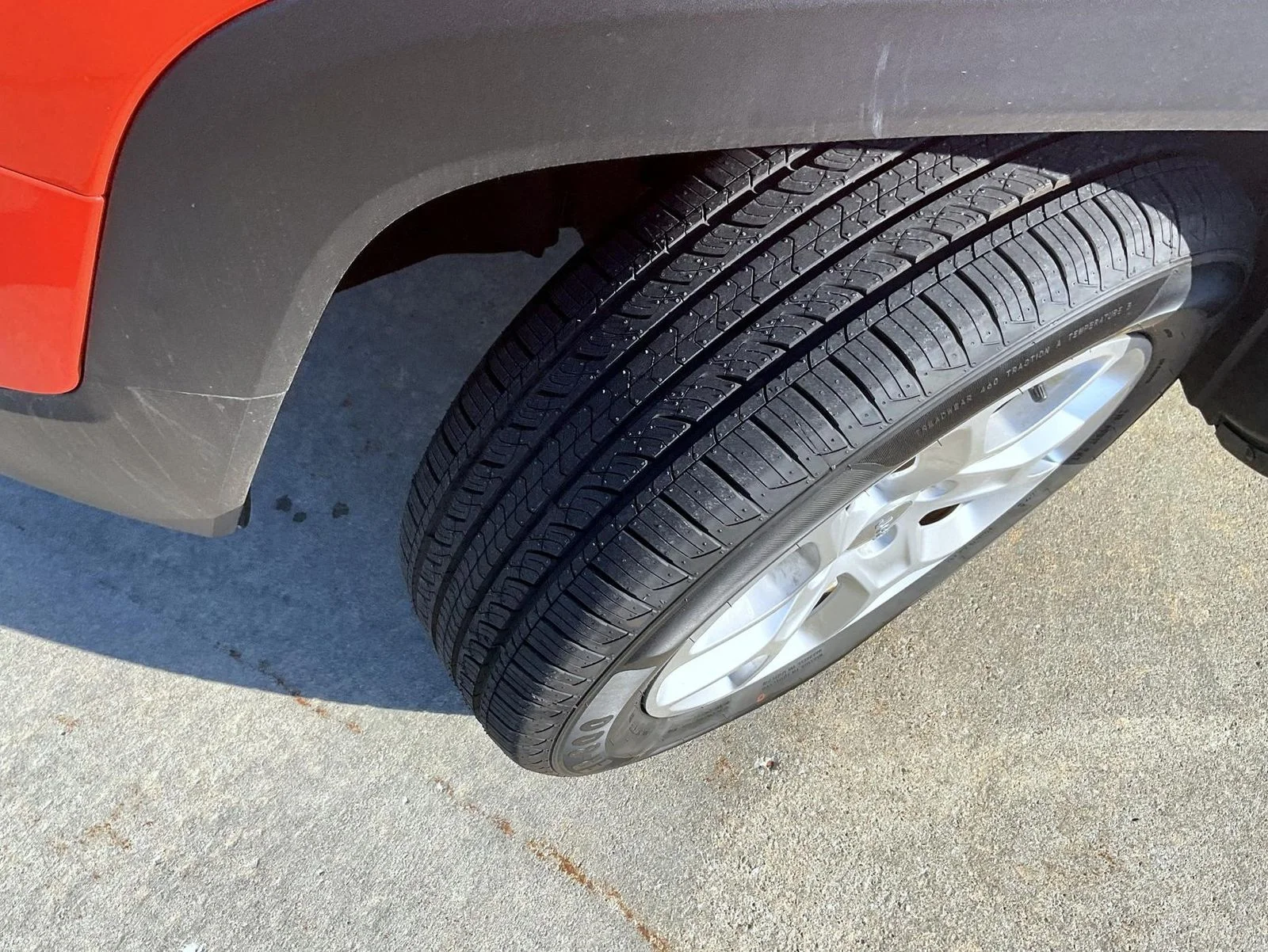 Used 2017 Orange Jeep Latitude image 22