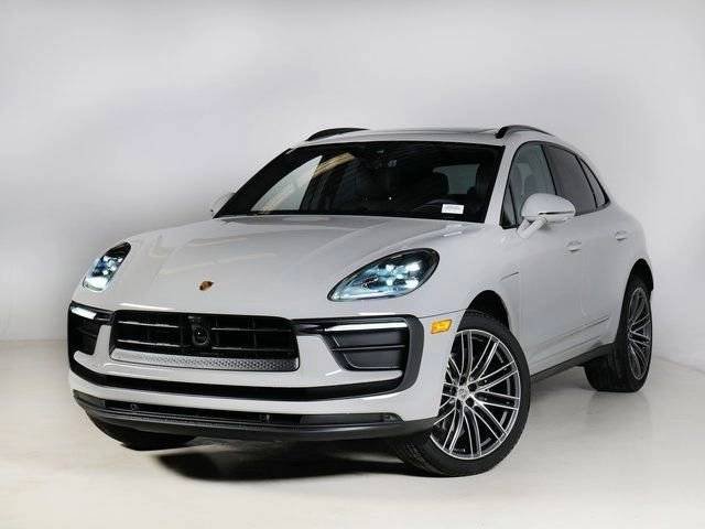 2026 Porsche Macan -'s photo