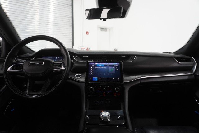 Used 2023 Diamond Black Crystal Pearlcoat Jeep Overland image 24