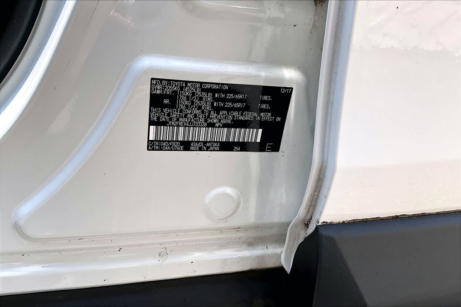 Used 2018 Super White Toyota LE image 34
