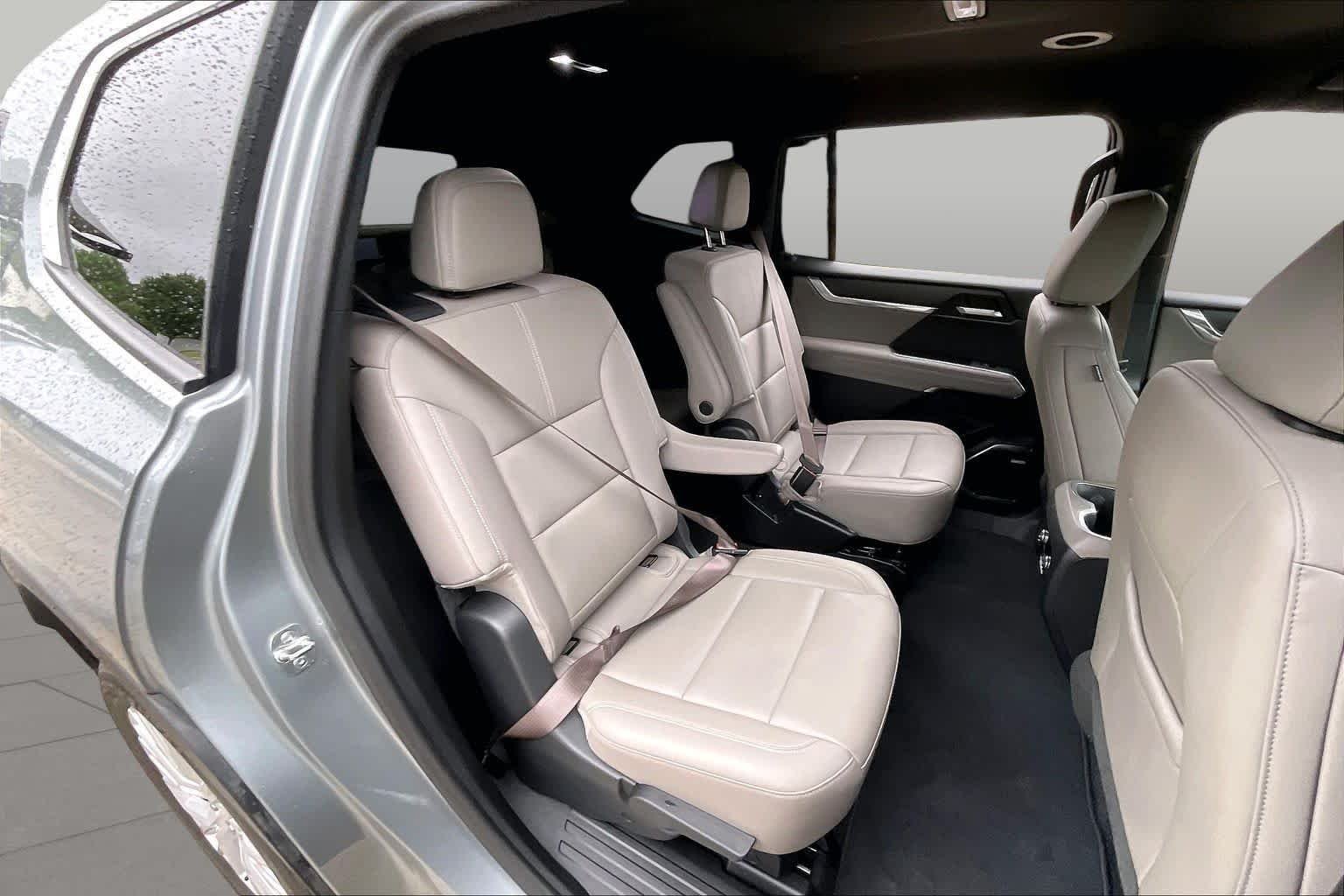 Used 2024 Sterling Metallic GMC FWD Elevation image 19