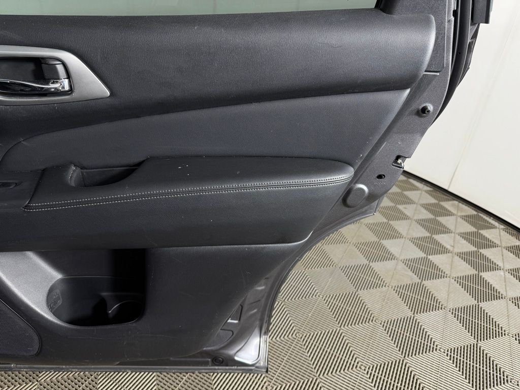 2019 Nissan Pathfinder SV - Photo 22
