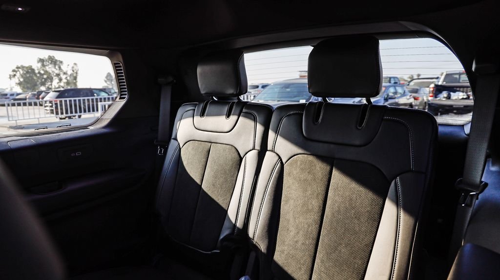 New 2026 Diamond Black Jeep Altitude image 24