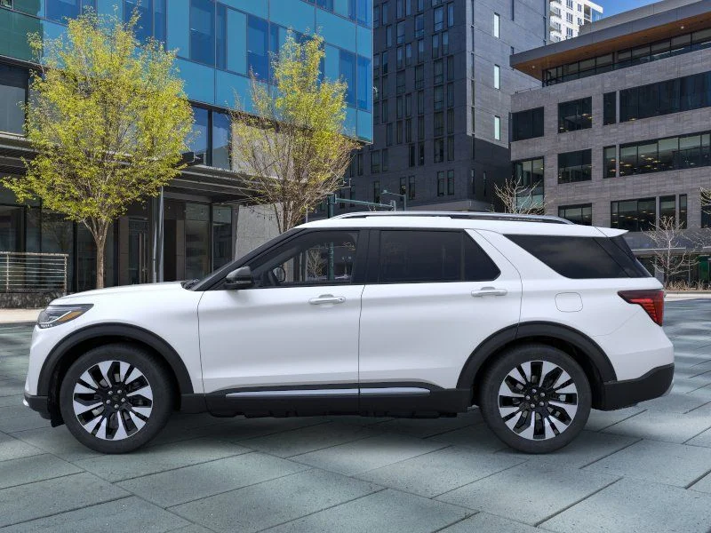 New 2026 Star White Metallic Tri-Coat Ford Platinum™ image 3