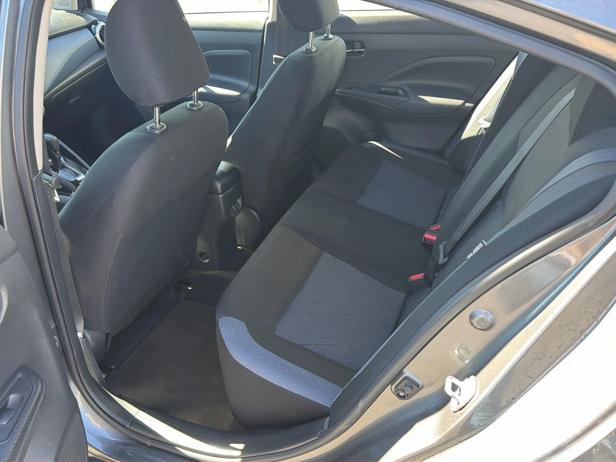 2025 Nissan Versa Sedan SV - Photo 21