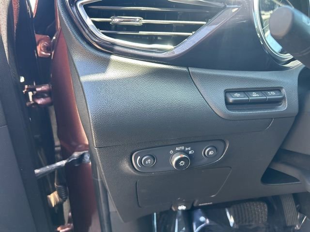 Used 2022 Rosewood Metallic Buick Select image 20