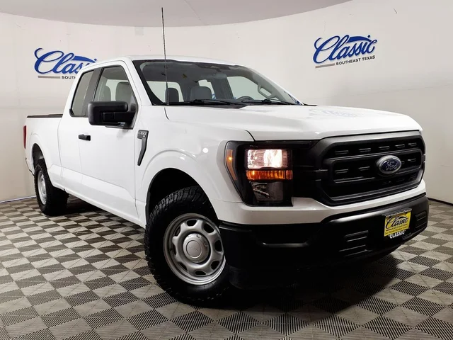 Pre-Owned 2023 Ford F-150 XL