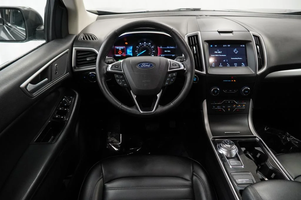 Used 2019 Gray Ford SEL image 12