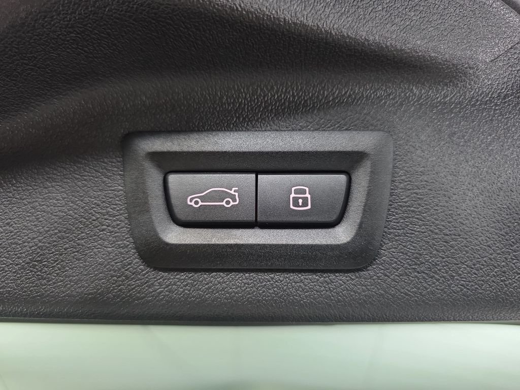 New 2027 Skyscraper Grey Metallic BMW xDrive40i image 14