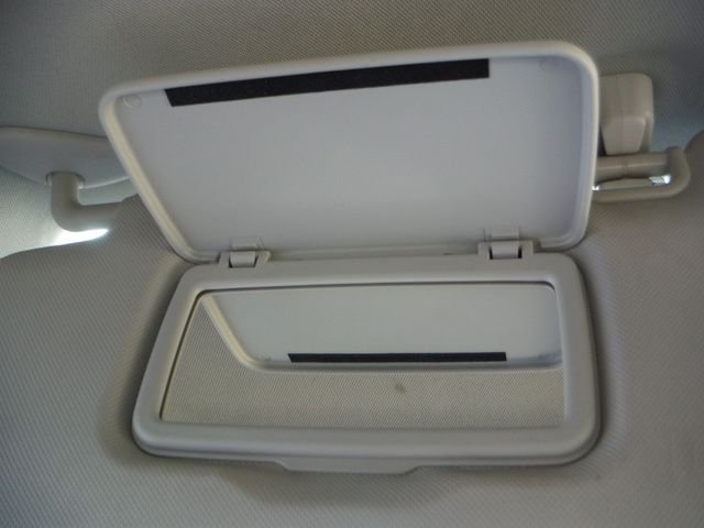 Used 2022 Gray Subaru Base image 27