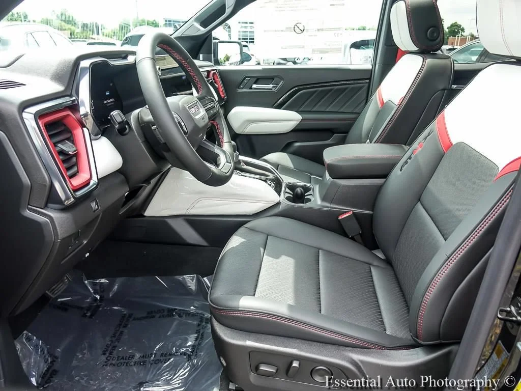 2026 GMC Canyon AT4X - Photo 10