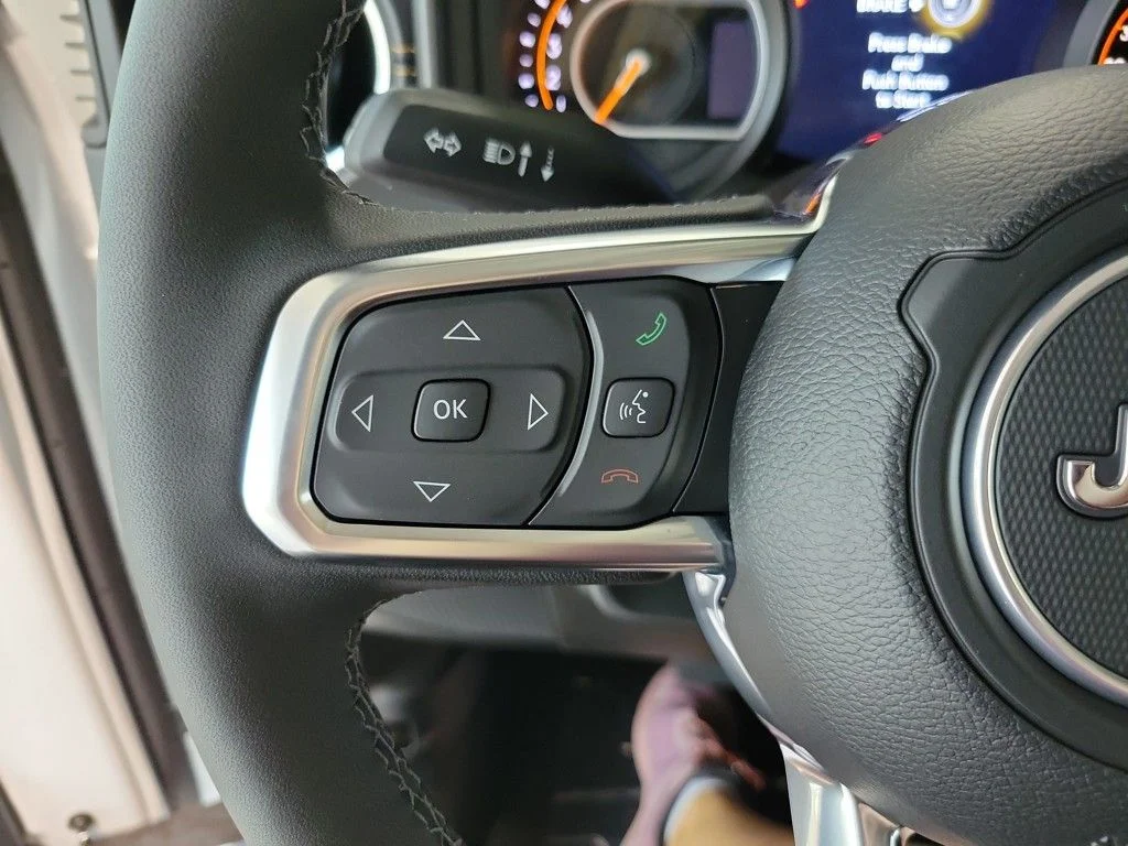 2025 Jeep Wrangler 4-Door Sahara - Photo 11
