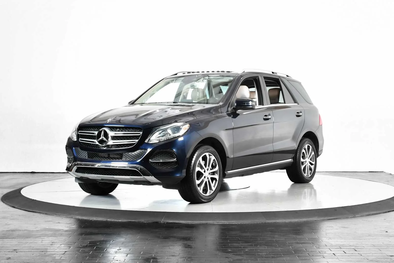 2016 Mercedes-Benz GLE GLE350's photo