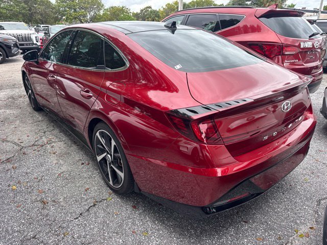 Used 2023 Red Hyundai SEL Plus image 3