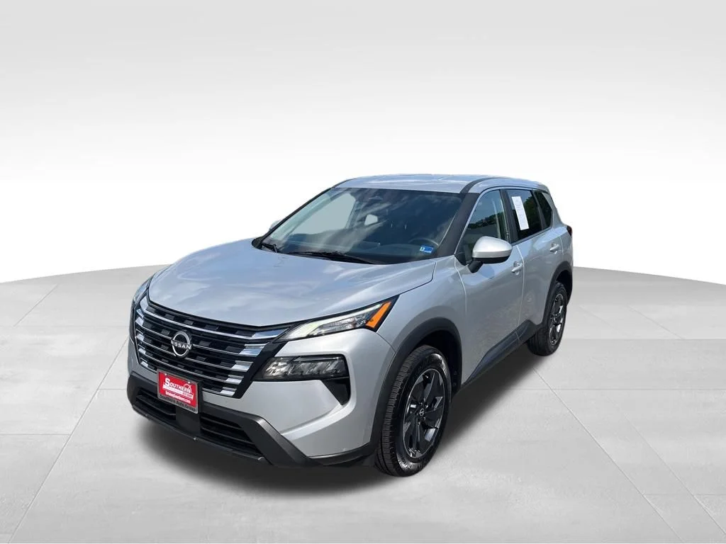 Used 2025 Silver Nissan SV image 37
